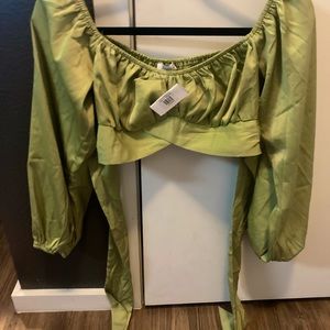 Green long sleeve crop top
